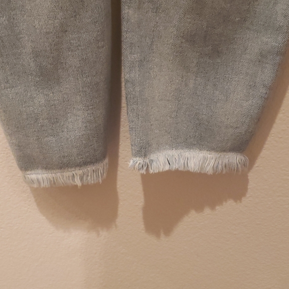 New- Low Rise Distressed Ankle Skinny Jean - Picture 9 of 11